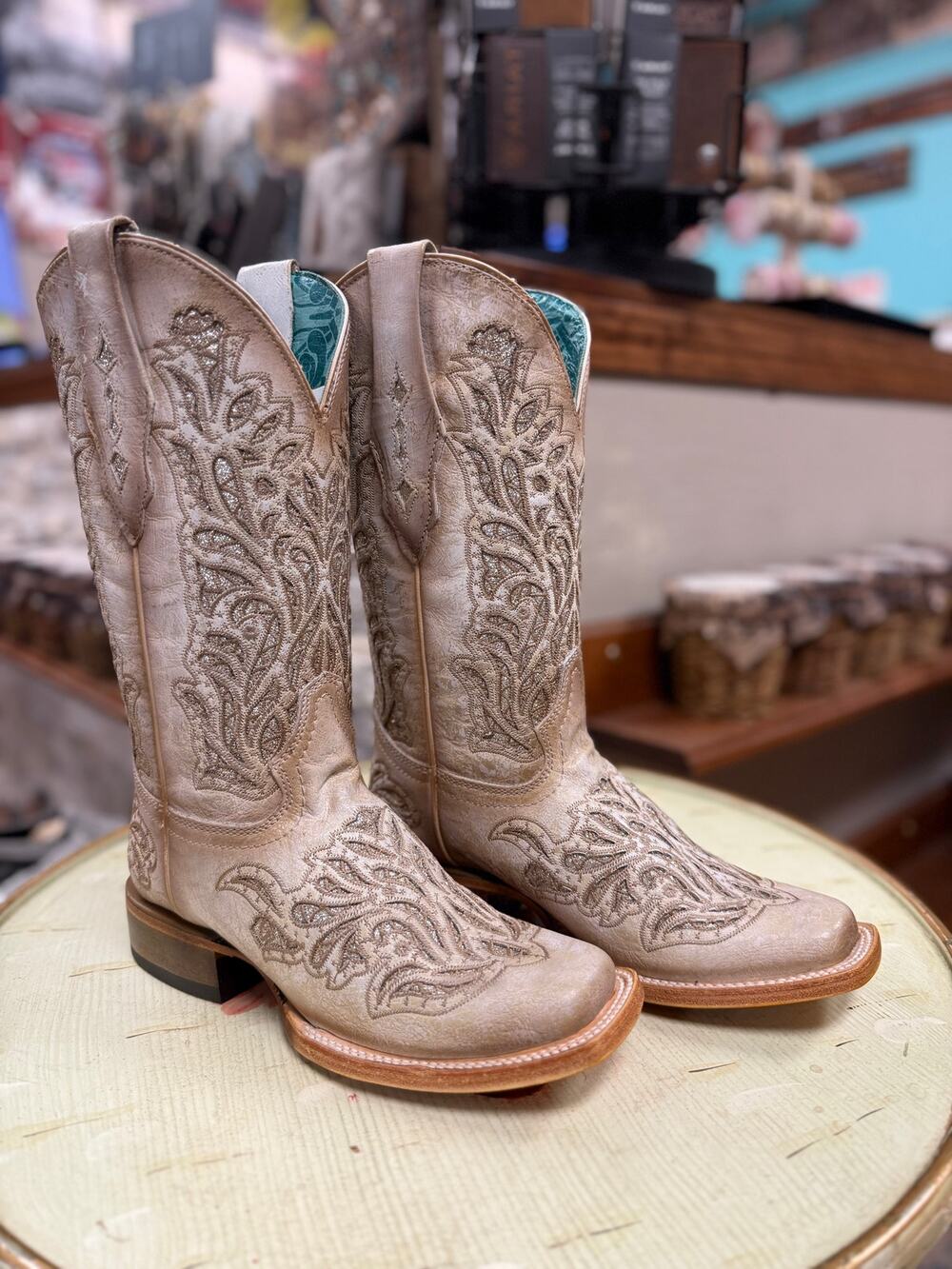 CORRAL WOMAN'S WHITE GLITTER INLAY AND EMBROIDERY WESTERN BOOTS - A4878